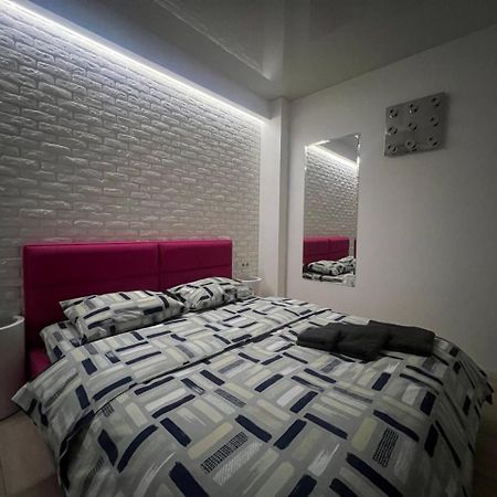 2-Room Luxury Apartment In The Center Kiev Buitenkant foto