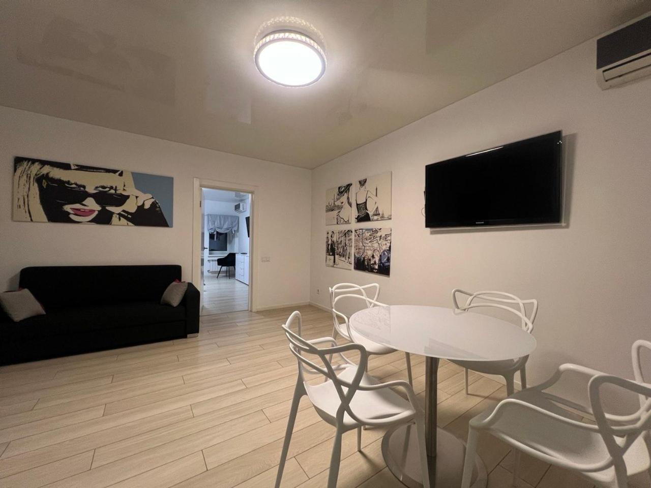 2-Room Luxury Apartment In The Center Kiev Buitenkant foto